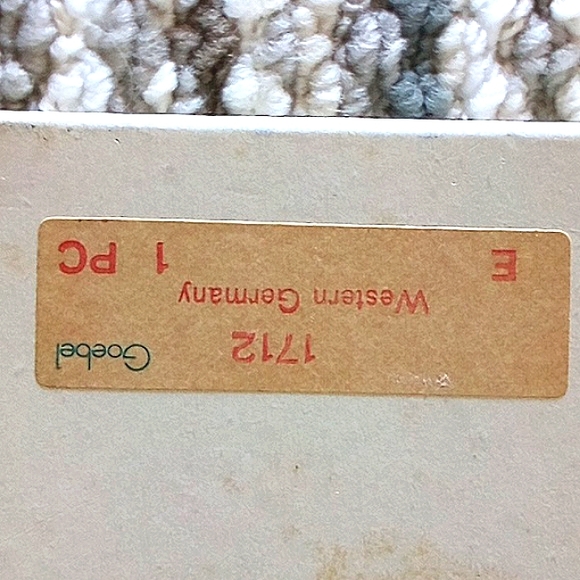 M.I.Hummel Decorative Plate 1982 - Picture 4 of 7